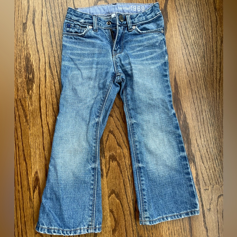 Baby Gap Toddler Girl bootcut jeans EUC size 3T washed denim